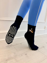 black crew sock