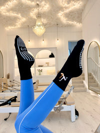 black crew sock